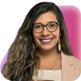 headshot of Nathalia Marins
